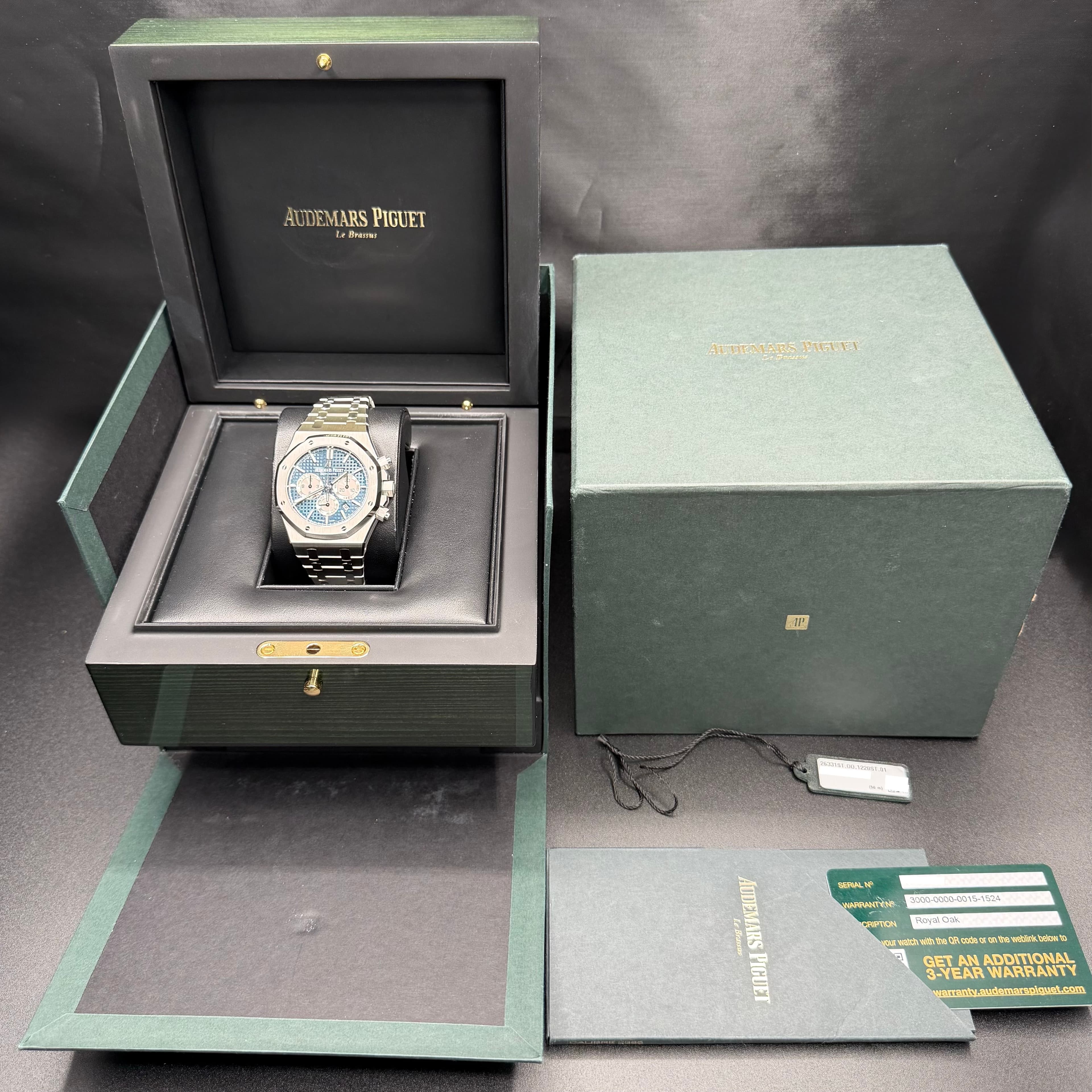 Audemars Piguet Royal Oak Chronograph Blue Dial - view 2