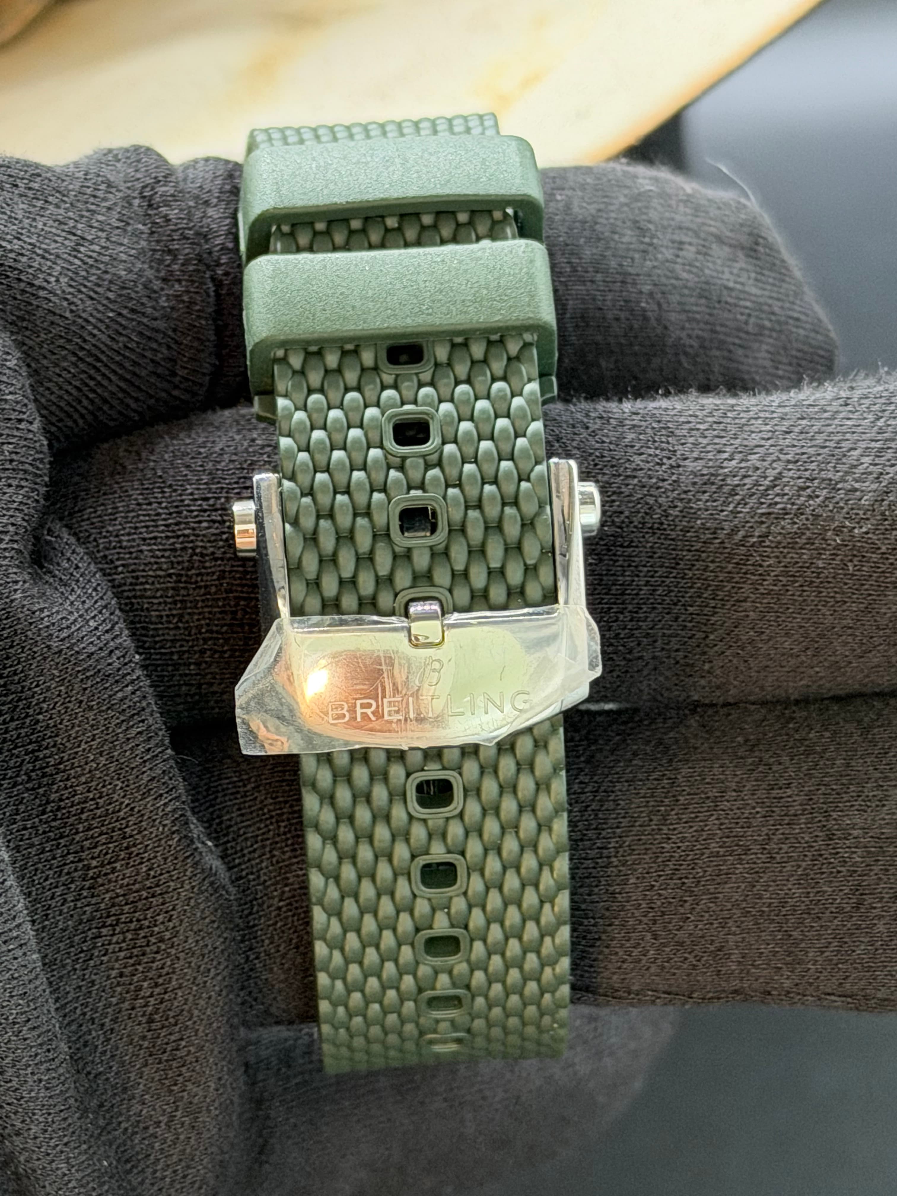 Breitling Superocean Heritage Green Dial / Band - view 10