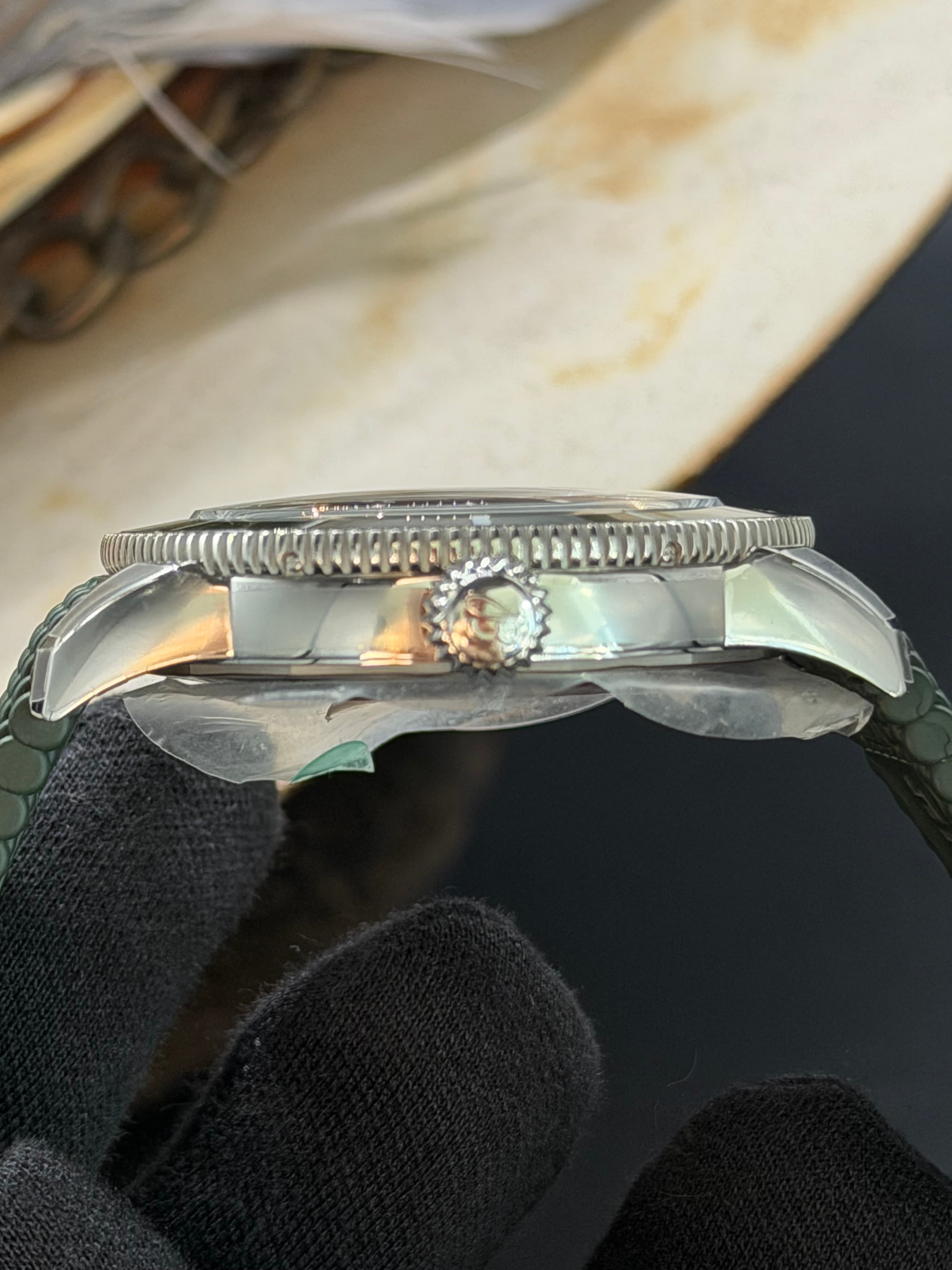 Breitling Superocean Heritage Green Dial / Band - view 14