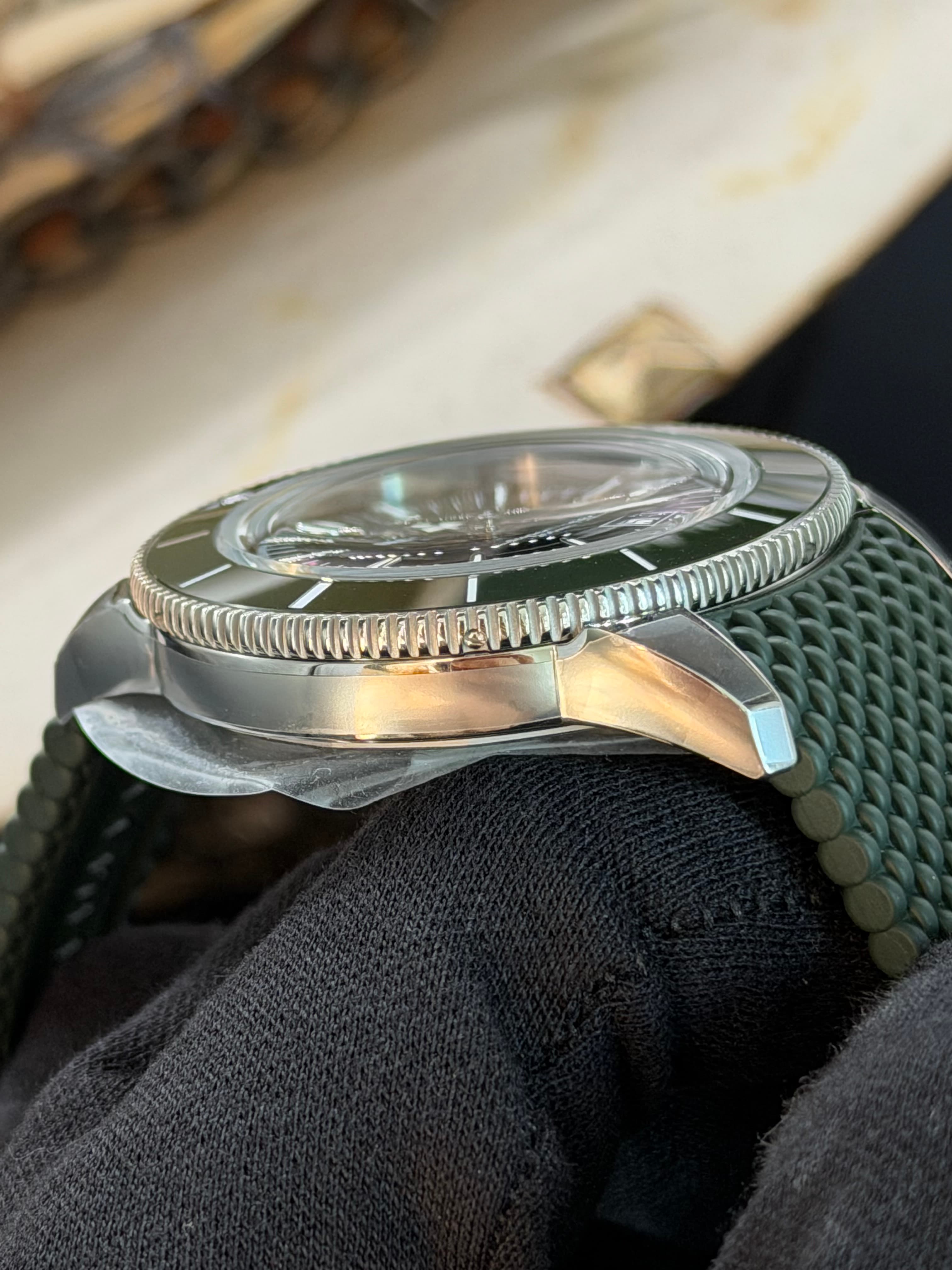 Breitling Superocean Heritage Green Dial / Band - view 19