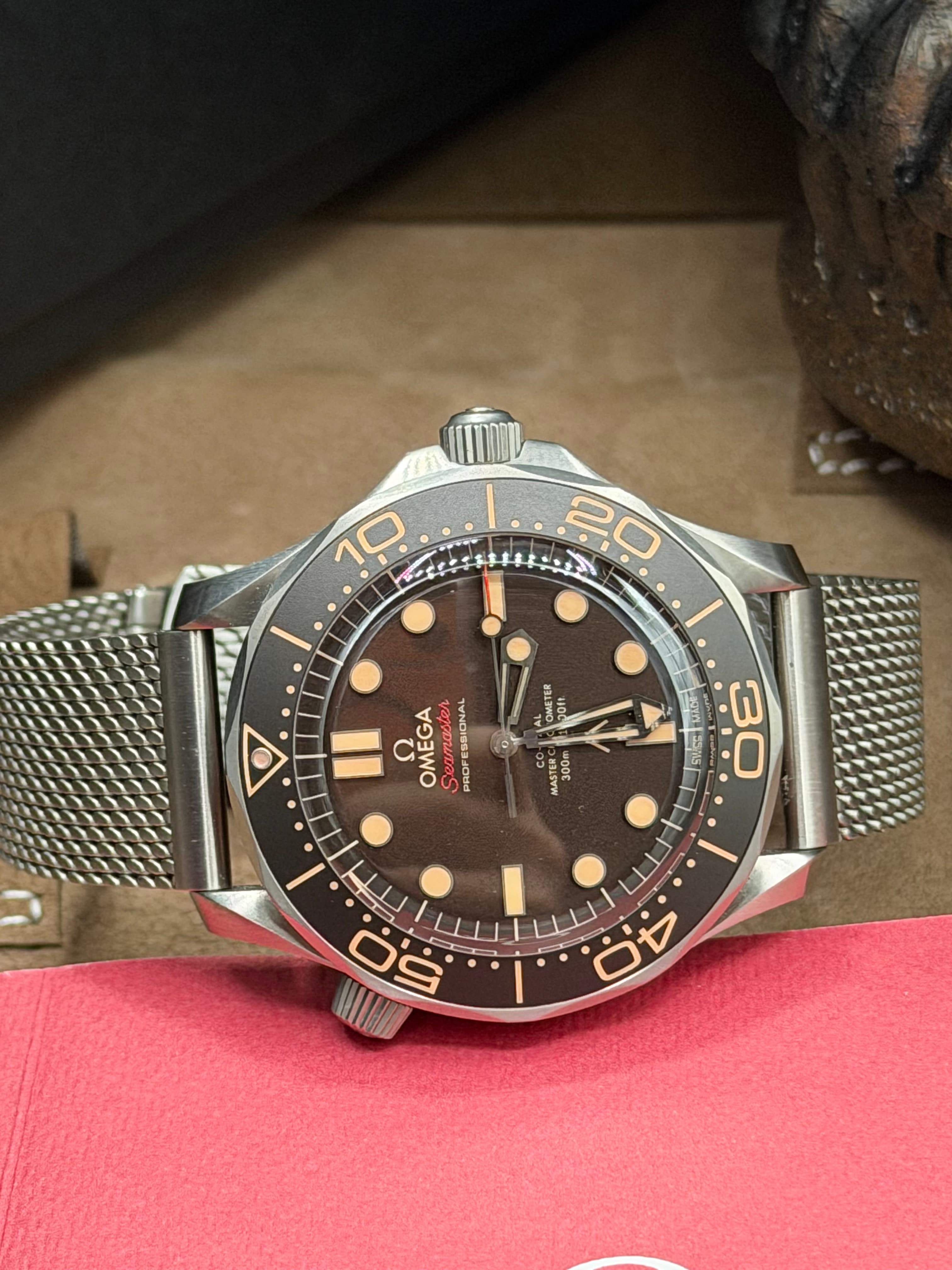 Omega Seamaster Diver 300 M 007 NTTD - view 3