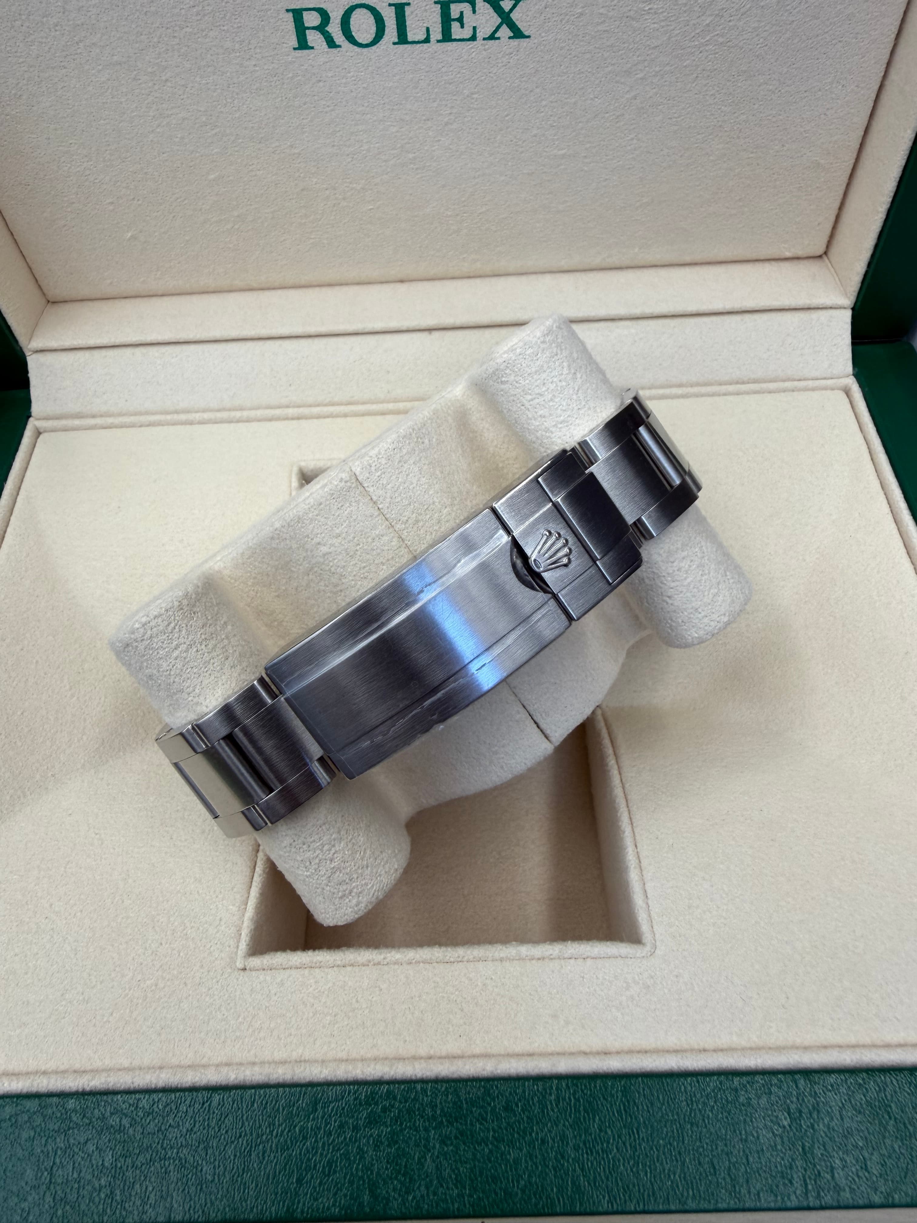 Rolex Submariner Date - view 12