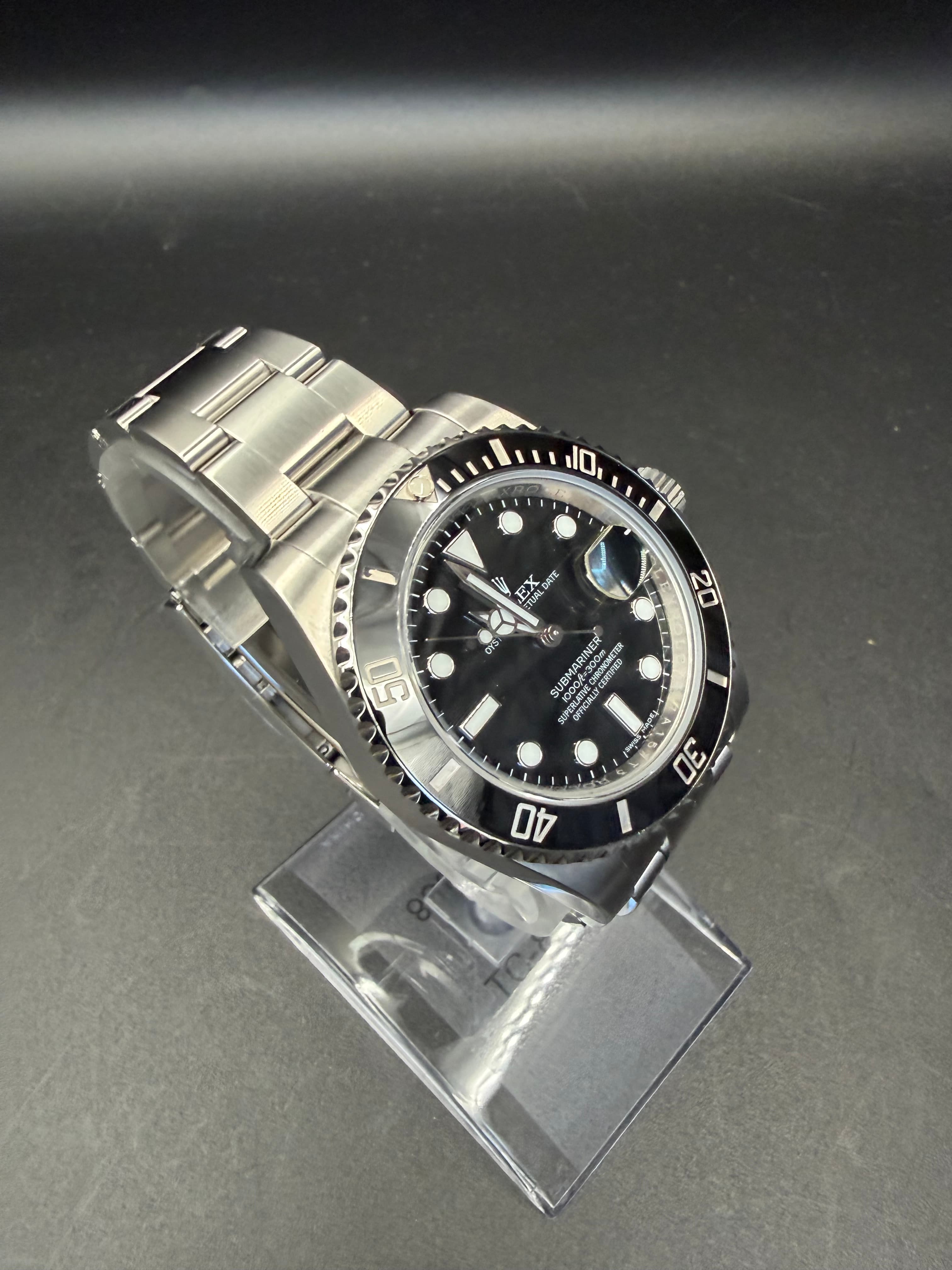 Rolex Submariner Date - view 26
