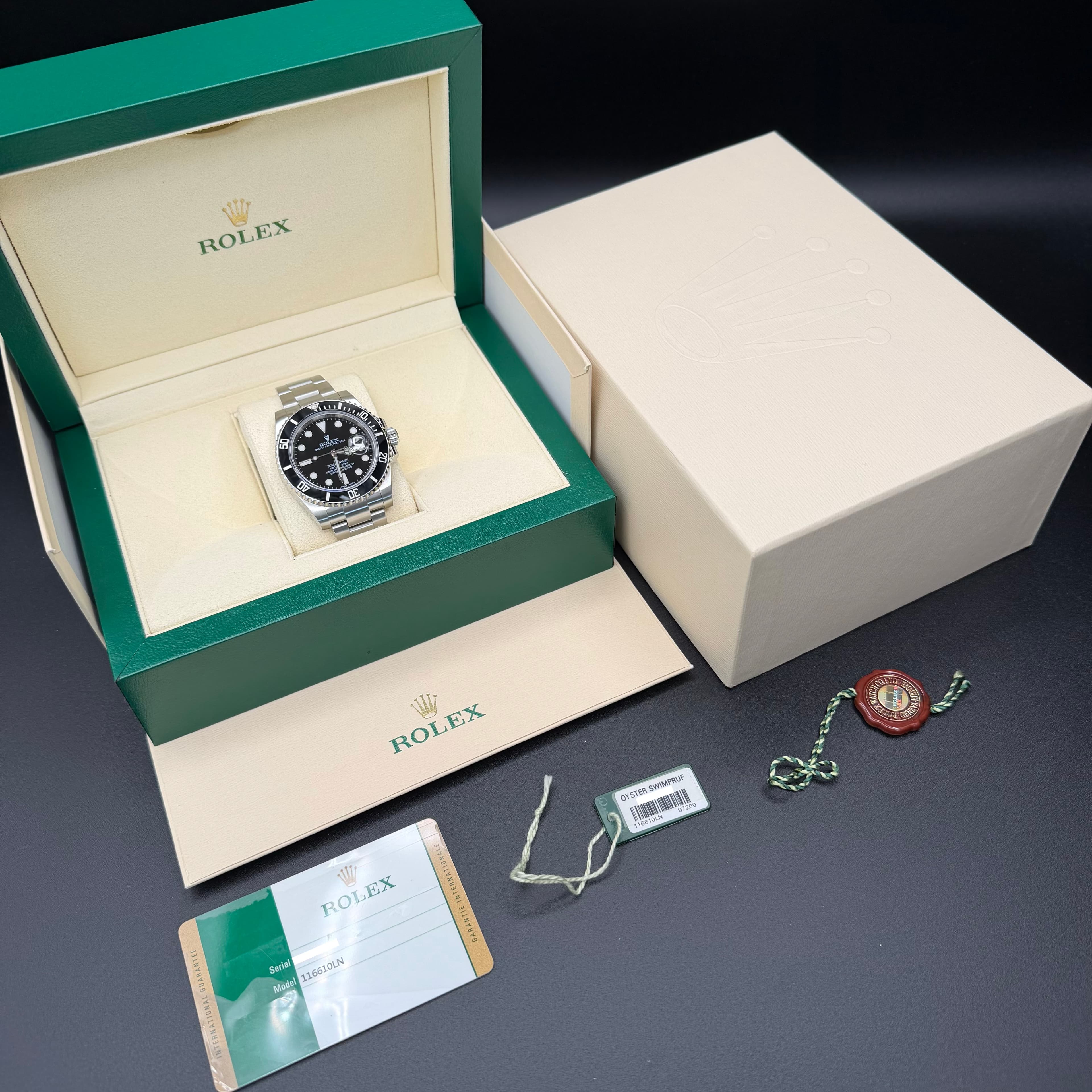 Rolex Submariner Date Black 2015 - view 2