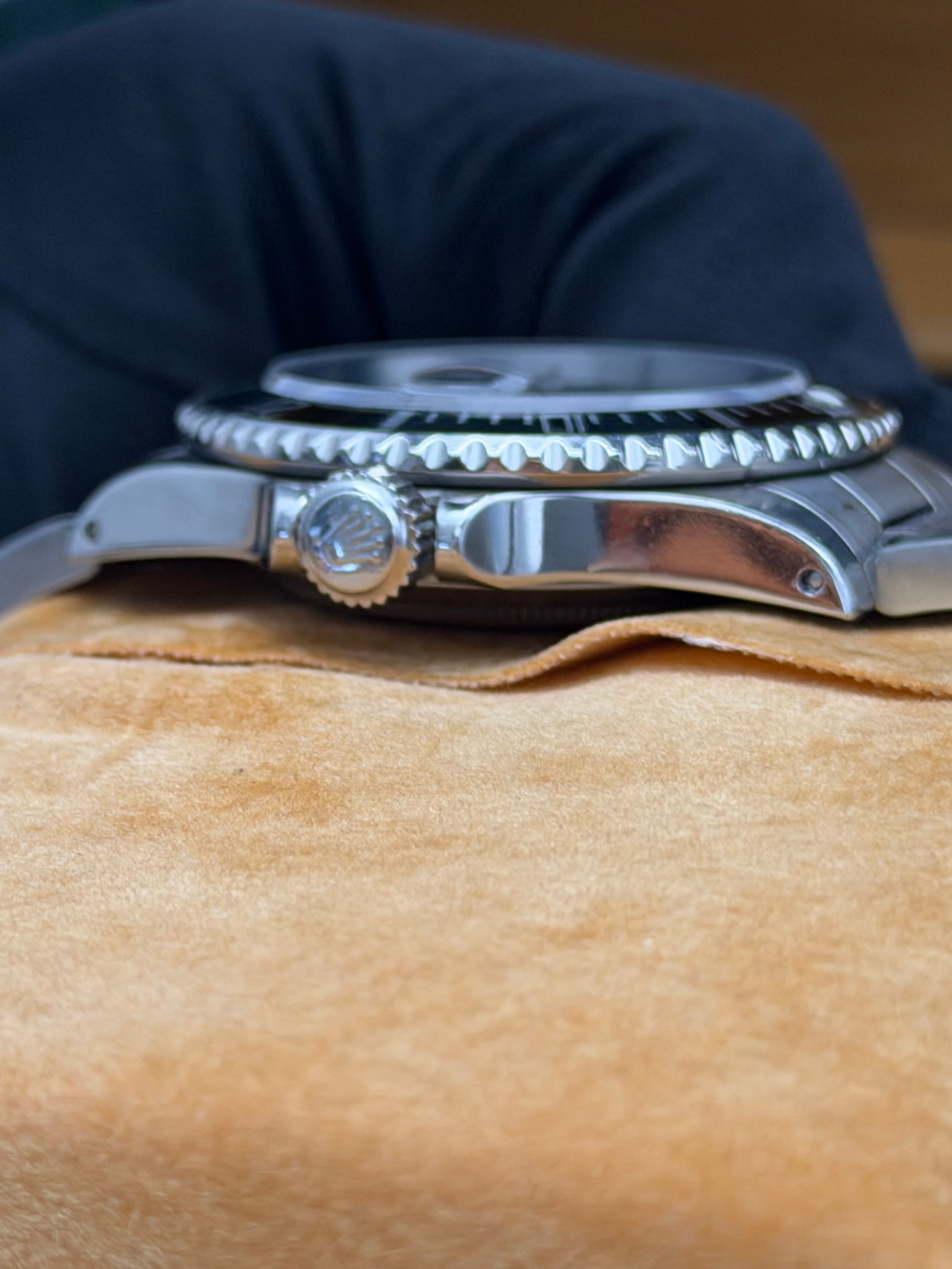 Rolex Submariner Date Black Dial - view 9