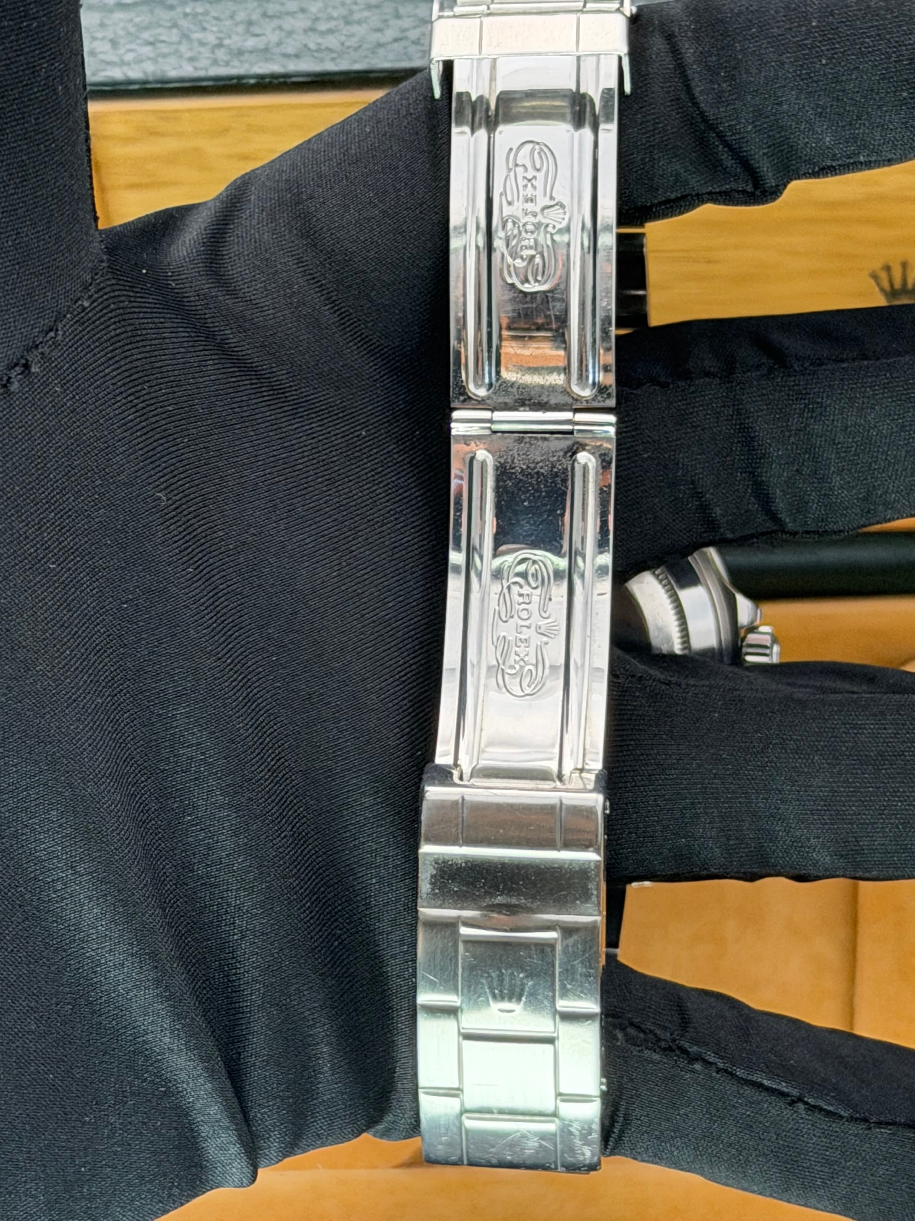 Rolex Submariner Date Black Dial - view 24