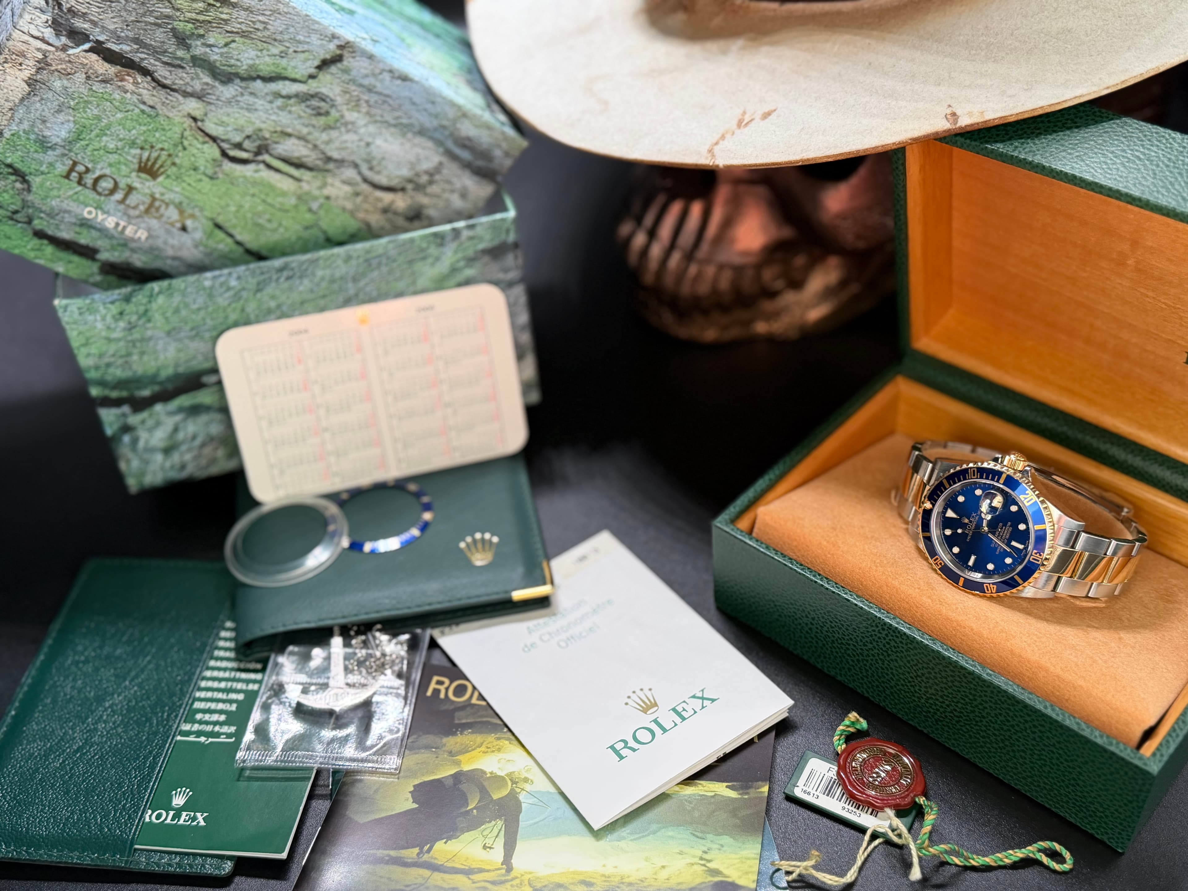 Rolex Submariner Date "Bluesy" COMPLETELY FULL SET RARE - view 2