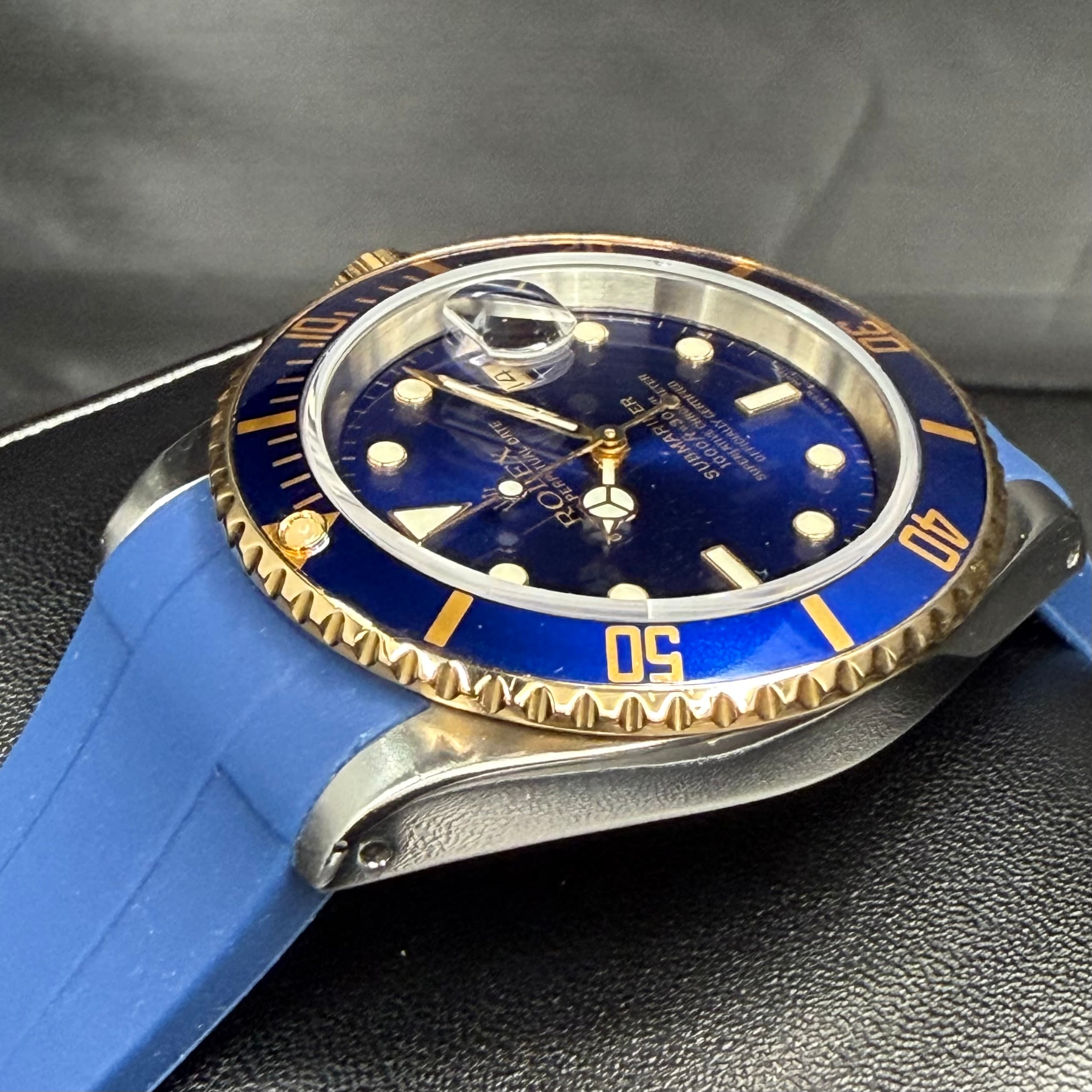 Rolex Submariner Date "Bluesy" on Rubber B Strap - view 7